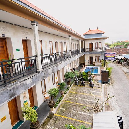 Guesthouse Cempaka Putih Seminyak Exterior foto