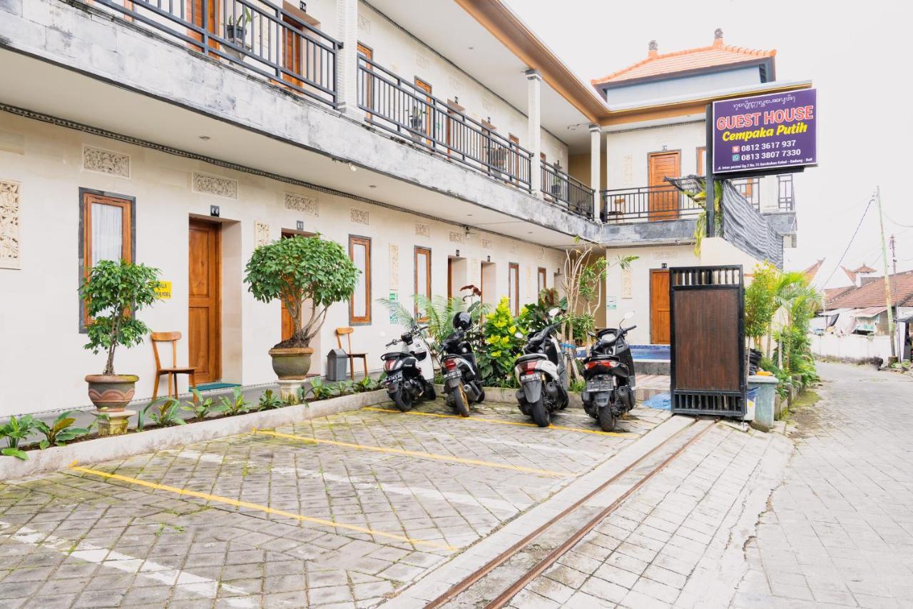Guesthouse Cempaka Putih Seminyak Exterior foto