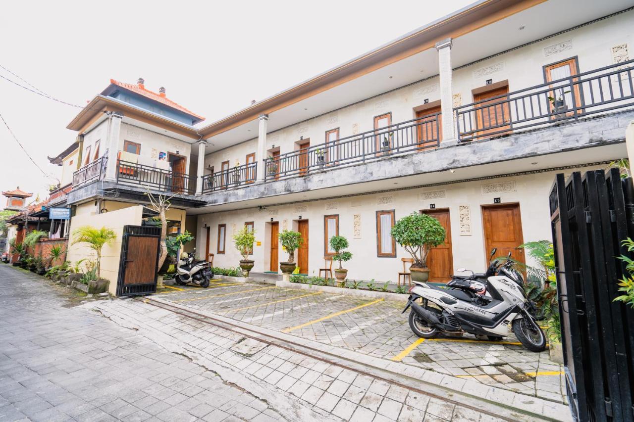 Guesthouse Cempaka Putih Seminyak Exterior foto